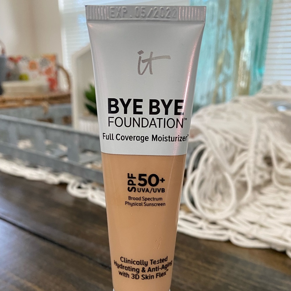 IT Bye Bye Foundation Full Coverage CC Cream - Med